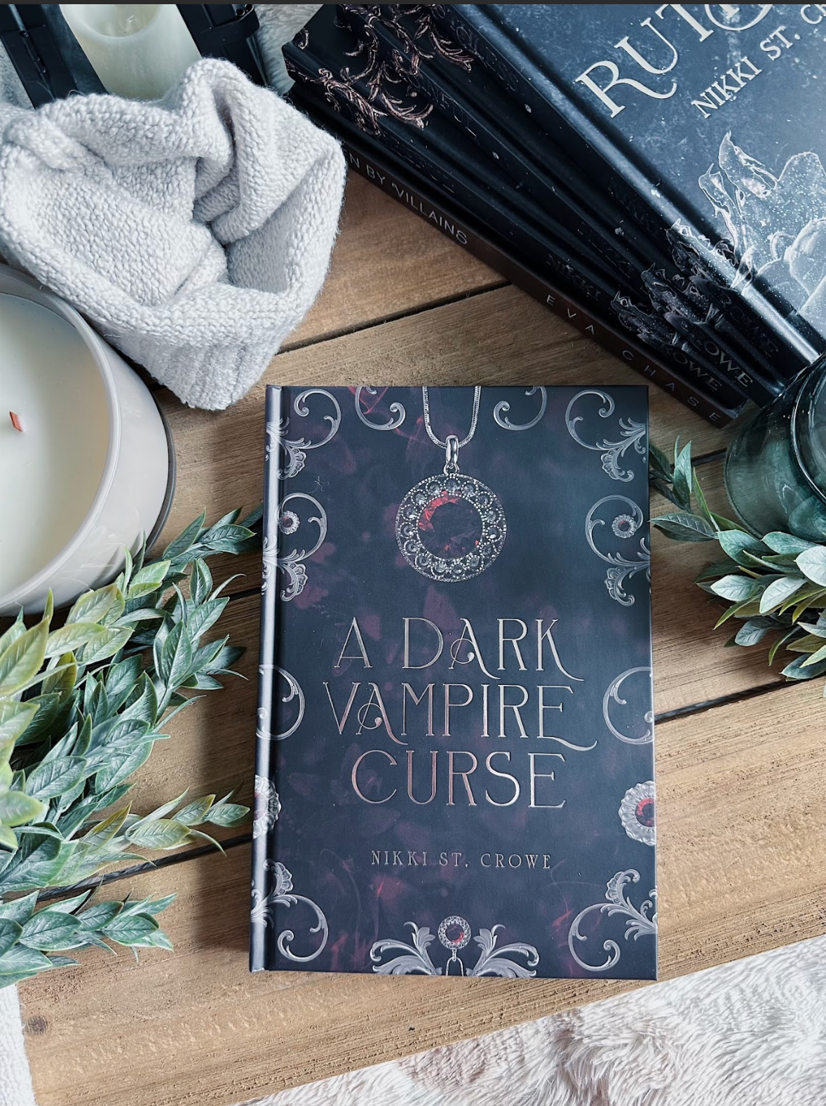 A Dark Vampire Curse - Nikki St. Crowe